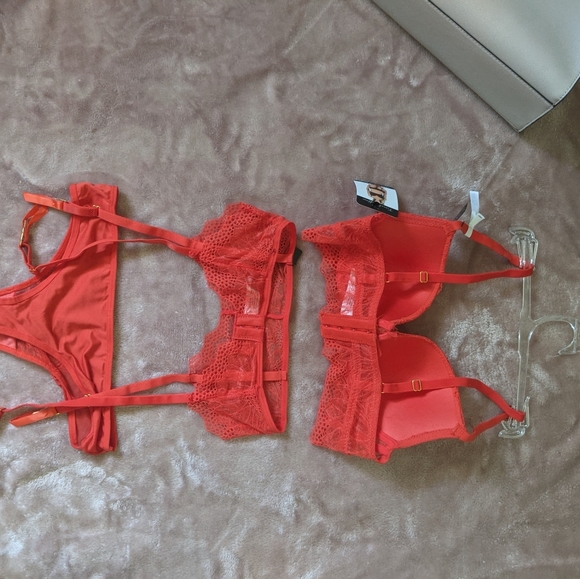 NWT 3 piece set with light push up - Picture 5 of 7